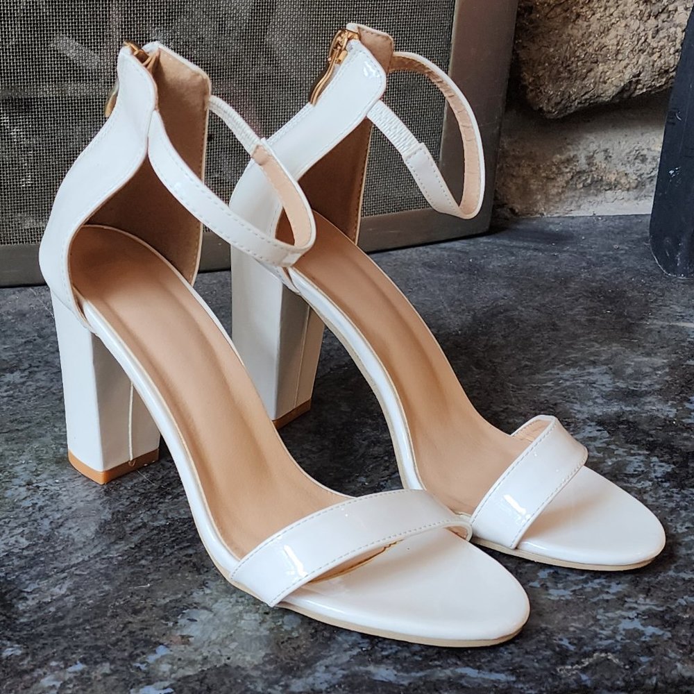 Amazon White Block Zip-Back Heels Size 38/7